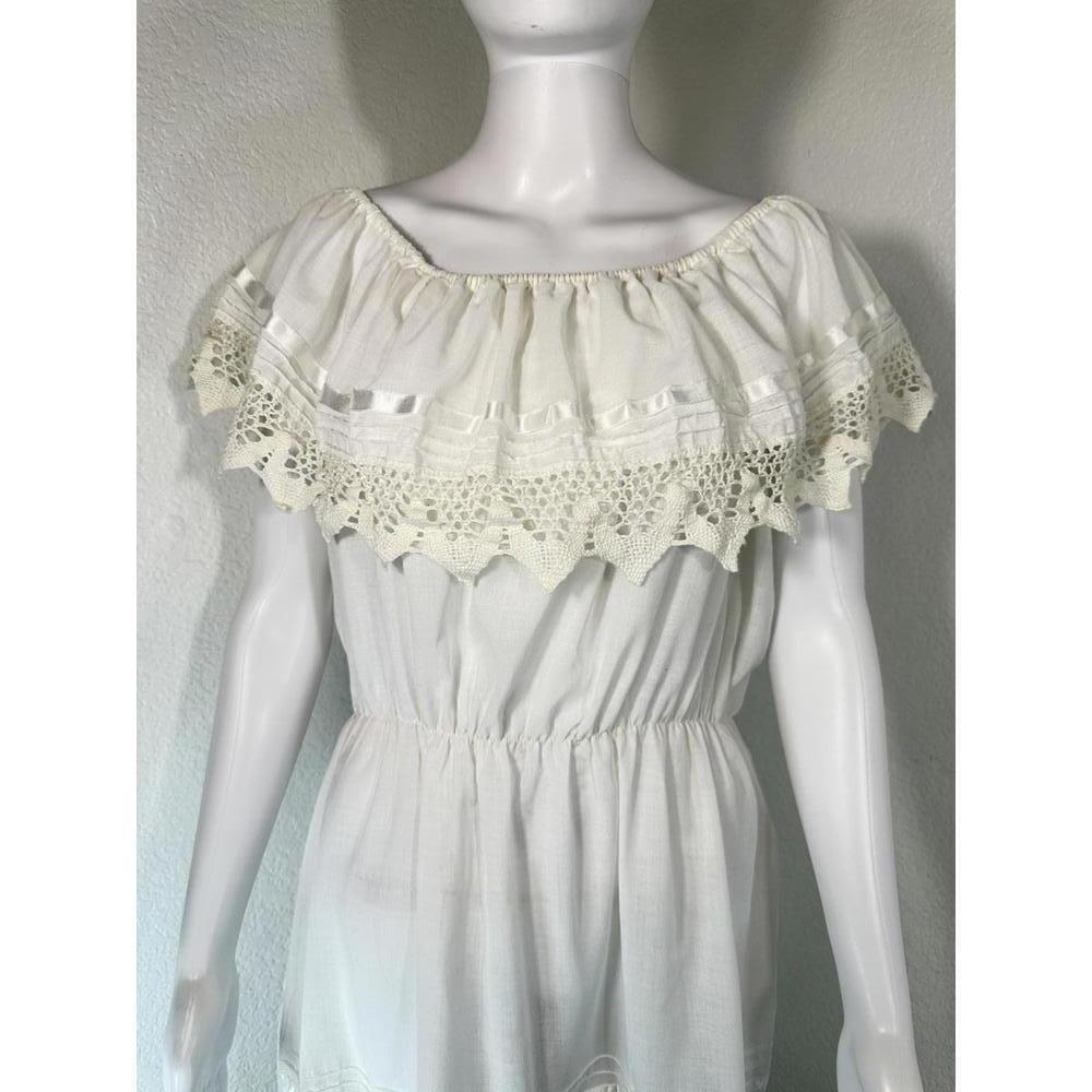 VTG M White Spanish Style Peasant Dress Floral Embroidered Boho Cottagecore - Picture 3 of 7